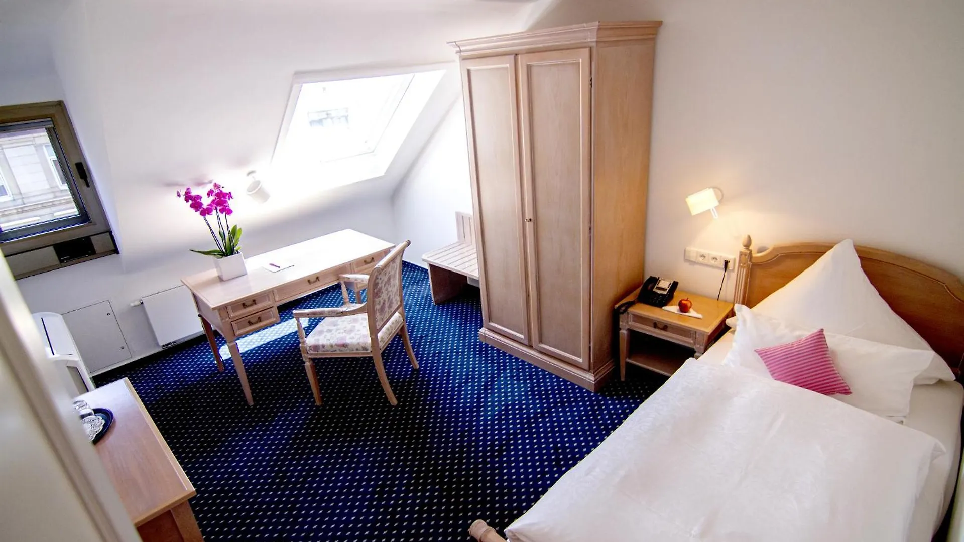 ****  Zur Weinsteige Otel Stuttgart Almanya